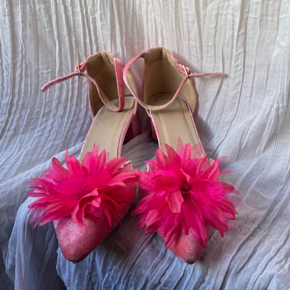 ASOS Pink Velvet Block Kitten Heel Flower Barbie Barbiecore Clueless Size 9 - Picture 2 of 5